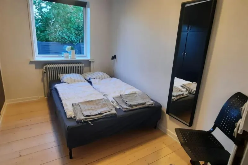 Billede 22 af Centralt beliggende hyggeligt byhus med 8 sovepladser 130m2 med pejs