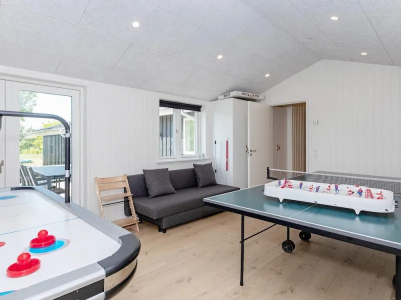 Billede 8 af 8 Person Holiday Home in Bindslev