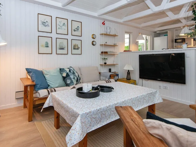 Billede 2 af 6 Person Holiday Home in Glesborg