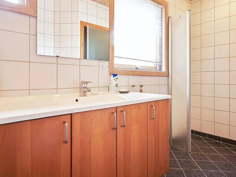 Billede 6 af 6 Person Holiday Home in Aakirkeby