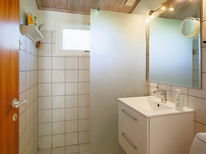 Billede 11 af 6 Person Holiday Home in Gilleleje