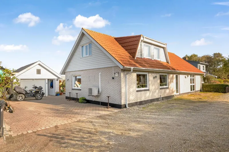 Billede 8 af Renovated Holiday Home On Jegindø With 6-Person Wilderness Bath,