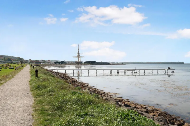 Billede 2 af Bright And Inviting Holiday Apartment By Hotel Ebeltoft Strand In First Row With Full Views Of Ebeltoft Bay