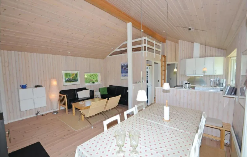 Billede 10 af Beautiful Home In Ebeltoft With Sauna