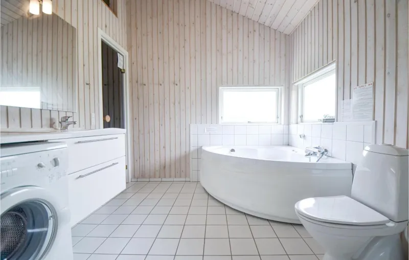 Billede 19 af Beautiful Home In Ebeltoft With Sauna