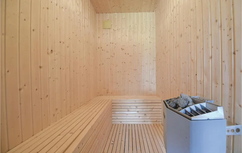 Billede 29 af Beautiful Home In Ebeltoft With Sauna