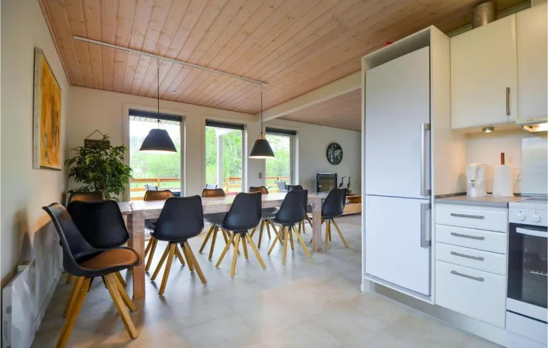 Billede 25 af Amazing Home In Glesborg With Sauna