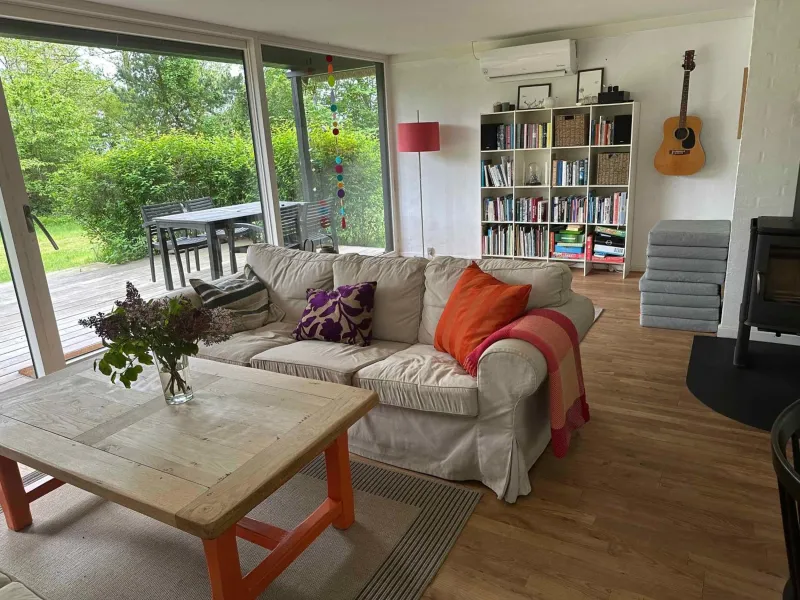 Billede 7 af Cozy Thatched Cottage With Modern Décor