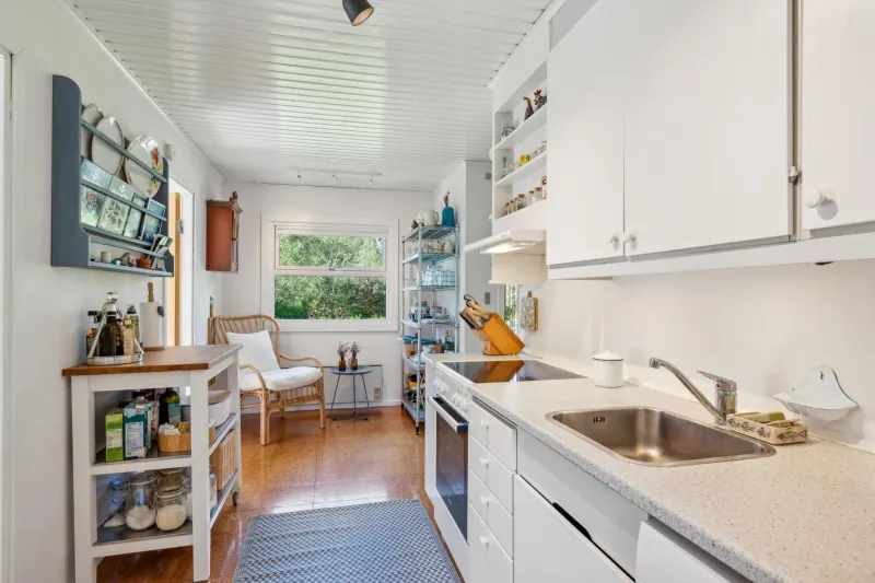 Billede 2 af Cosy And Well-Kept Holiday Home With Covered Terrace, Large Garden And Child-Friendly Location Just 250 Metres From The Water And Close To Forest,