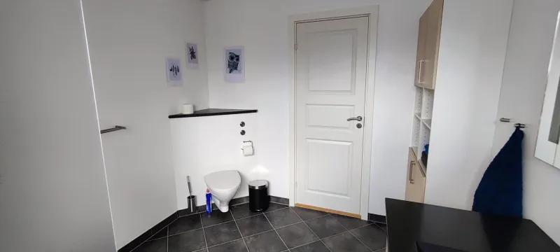 Hyggeligt værelse med lækkert badeværelse photo 2