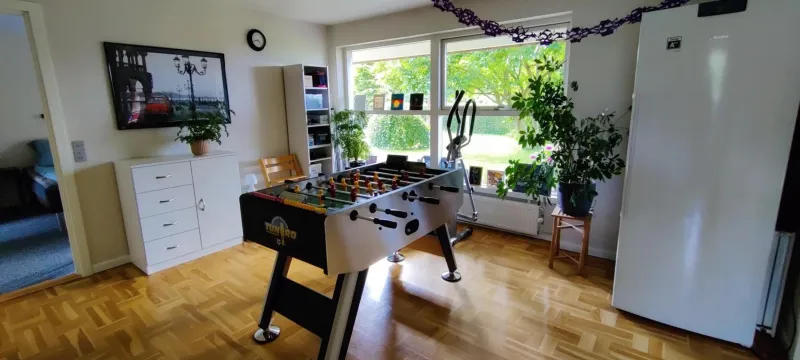 Hyggeligt værelse med lækkert badeværelse photo 10