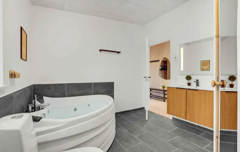 Billede 27 af Lovely Holiday Home By Hostrup Beach