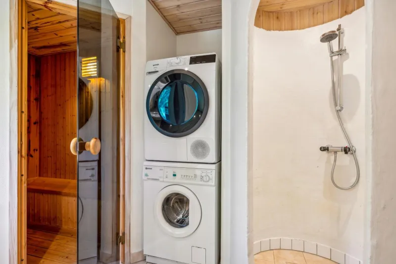 Billede 22 af Lovely Holiday Home On An Elevated Natural Plot With Large Terraces, Spa, Sauna And A Hot Tub Close To Forest, Beach And Ebeltofts Charming