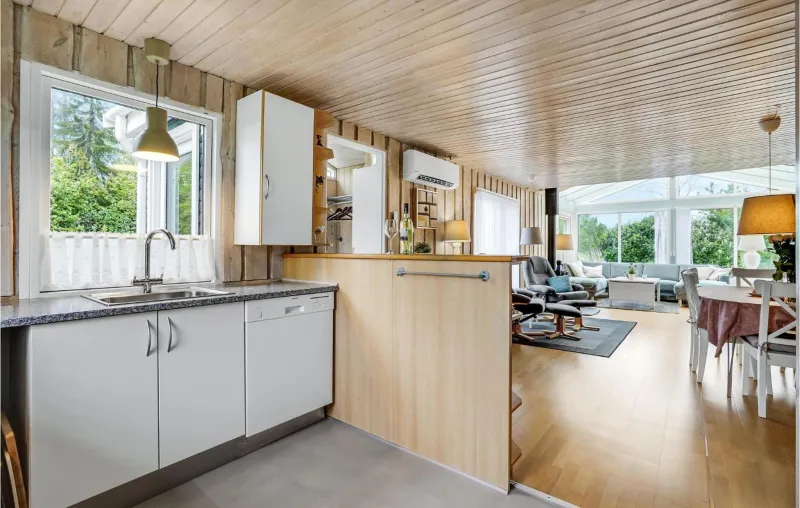 Billede 8 af Gorgeous Home In Ebeltoft With Kitchen