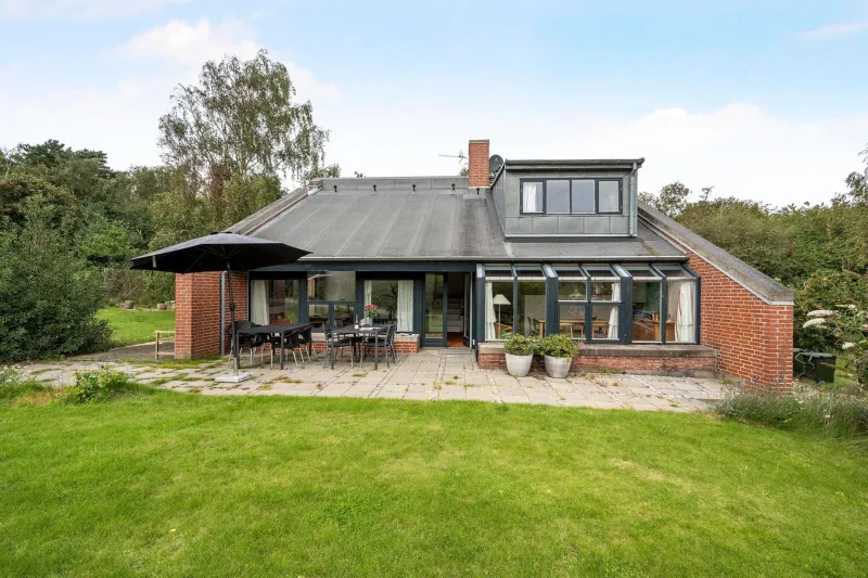 Billede 2 af Charming Split-Level Holiday Home On Scenic Helgenæs