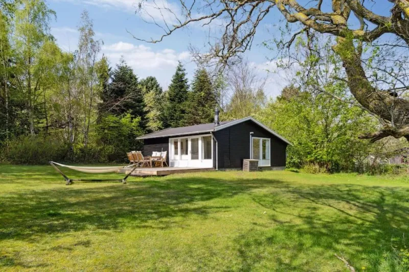 Liseleje sommerhus på naturgrund