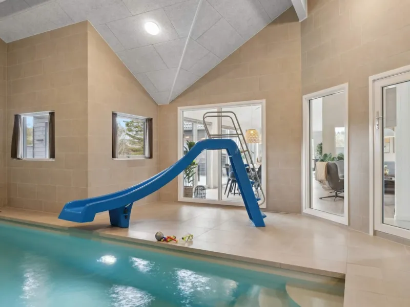 Billede 45 af 5 Star Holiday Home in Lokken