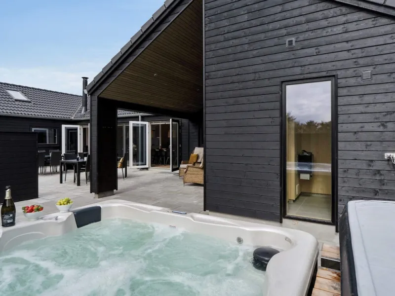 Billede 66 af 5 Star Holiday Home in Lokken
