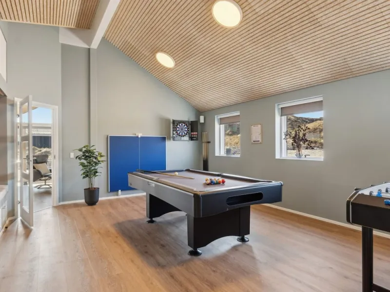 Billede 2 af 5 Star Holiday Home in Henne Beach