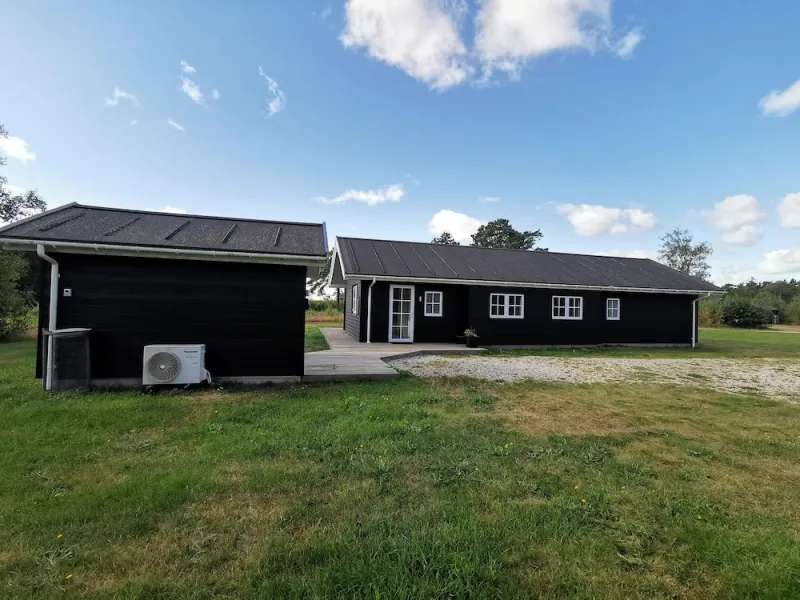 Billede 2 af Modern Holiday Home With Partial Sea Views in Læsø, Denmark
