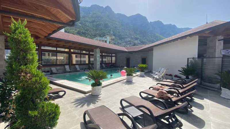 Hotel PANORAMA Kruje view over the castle and the old town billede 2