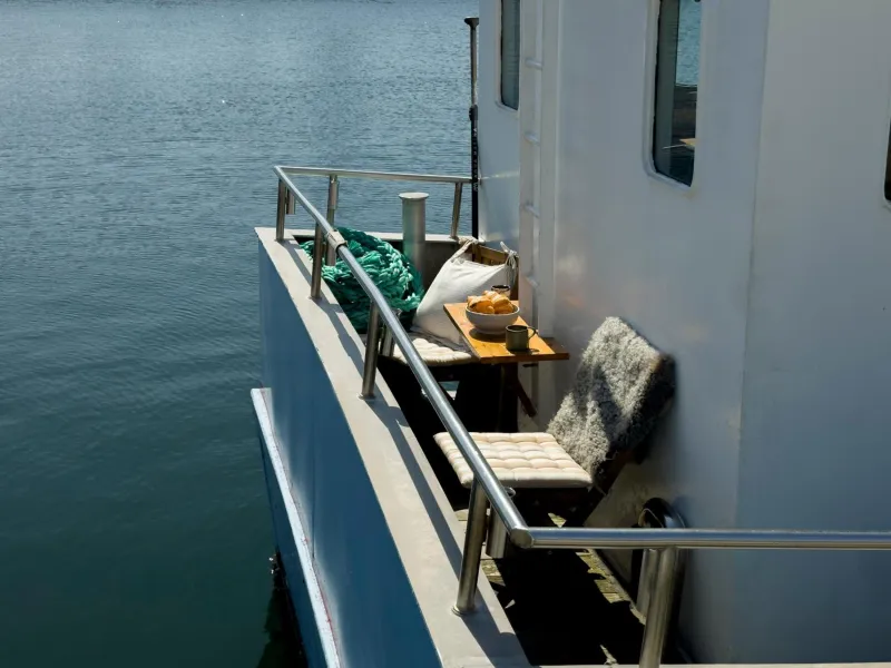 Varra Water - Unique Boat Accomodation - Bornholm - Fjælstavn