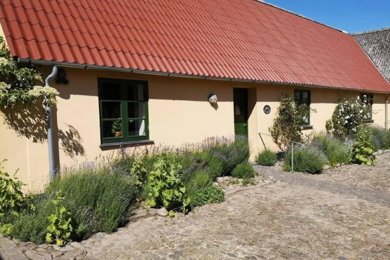 Foxhouse photo 18