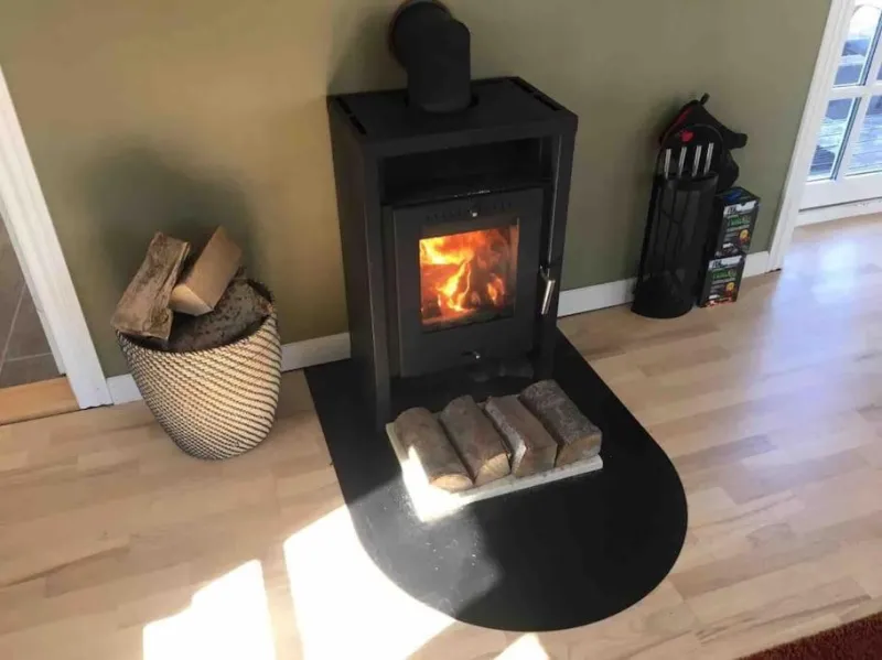 Modern 2 bedroom cottage close to airport and town - sleeps 8 photo 4