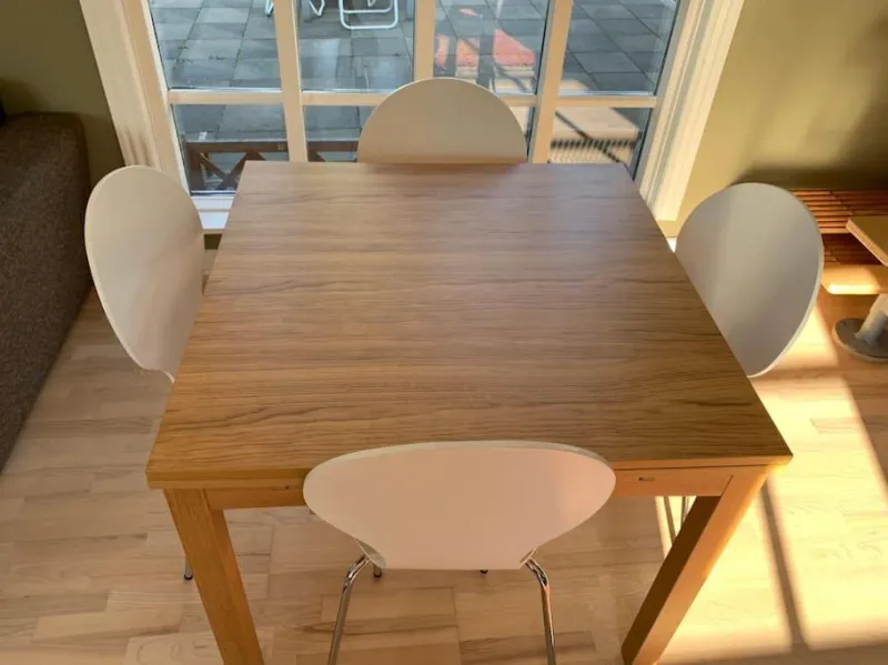 Modern 2 bedroom cottage close to airport and town - sleeps 8 photo 8