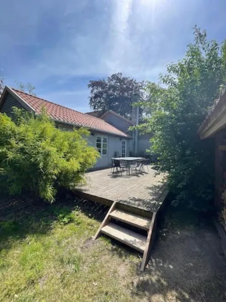 Modern 2 bedroom cottage close to airport and town - sleeps 8 photo 14