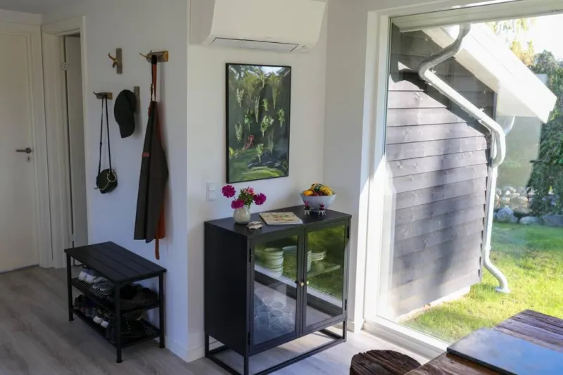 Bright summer house close to the beach and water photo 3