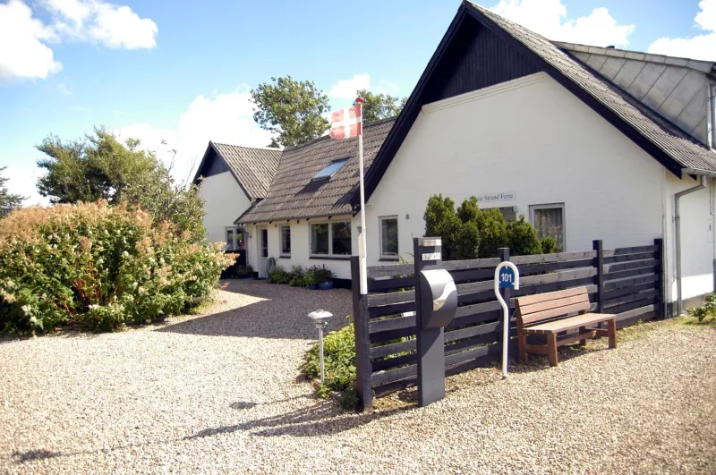 Henne Strand Ferie Accommodation photo 1