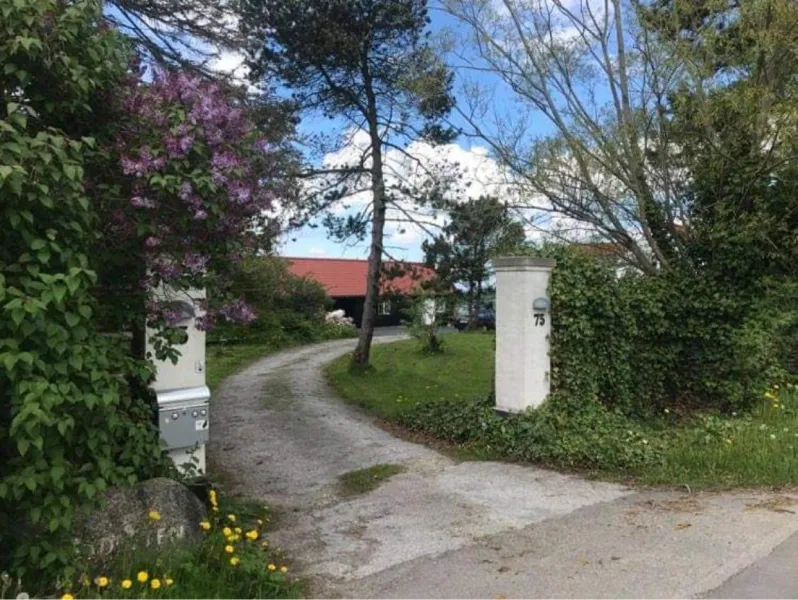 Country-living with a lovely view and own terrace, entrance and parking photo 3