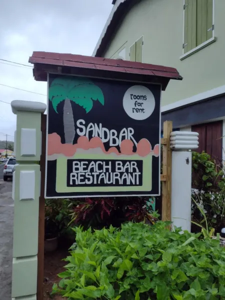 Billede 13 af Calibishie Sandbar