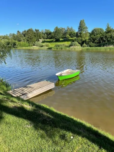 Billede 8 af Hyggelig sommerhus. med udsigt, til vand fra senge