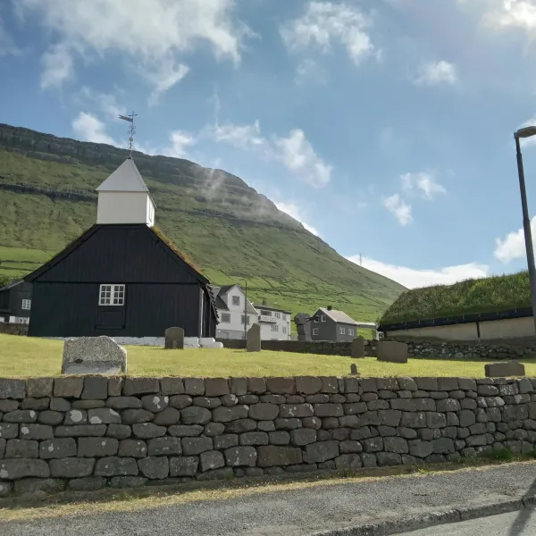 Billede 3 af Experience unique Faroe Islands holiday home by the sea with great views, fully equipped kitchen and reliable Wi-Fi