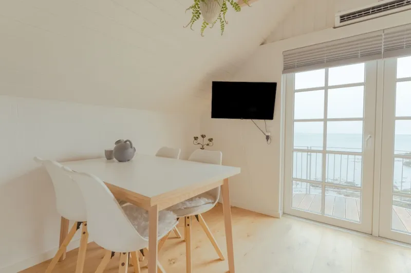 Billede 22 af Unique Boathouse By The Foreshore | Sea View