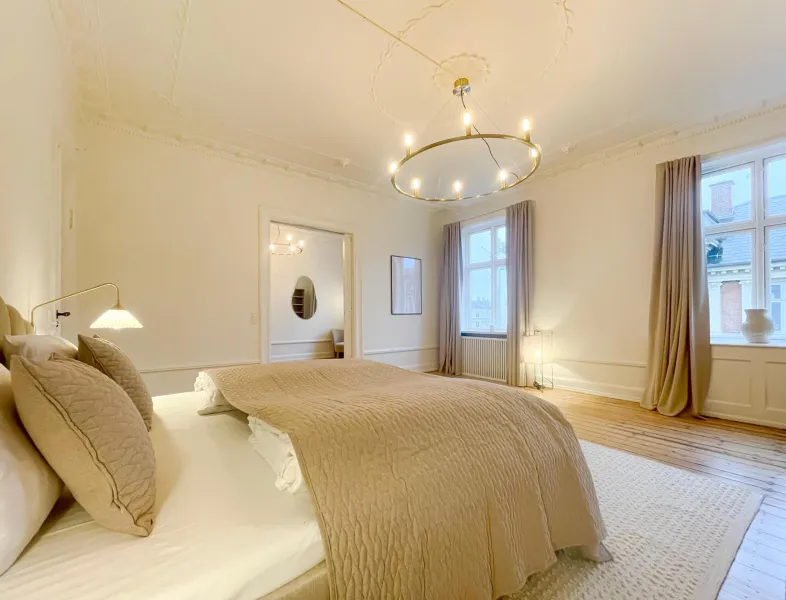 Billede 2 af Large & Modern 4 Bedroom Apartment