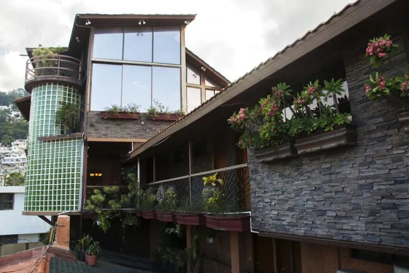 B & B Comfy Inn
