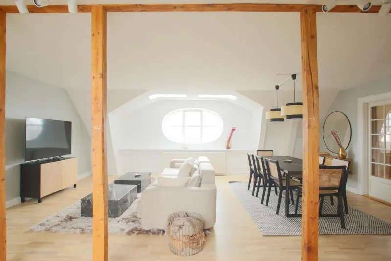 Billede 23 af Unique 5 Bedroom Apartment w Exposed Beams in Copenhagen