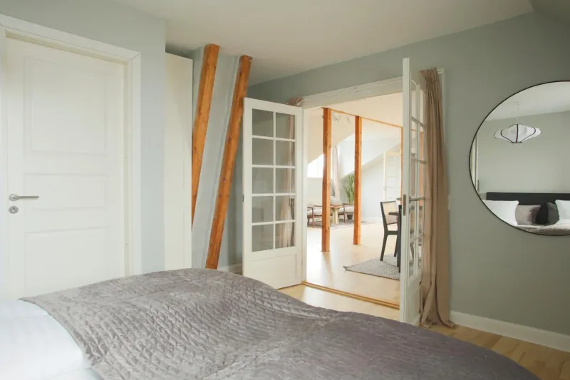 Billede 57 af Unique 5 Bedroom Apartment w Exposed Beams in Copenhagen