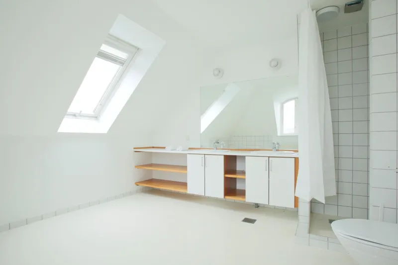 Billede 86 af Unique 5 Bedroom Apartment w Exposed Beams in Copenhagen