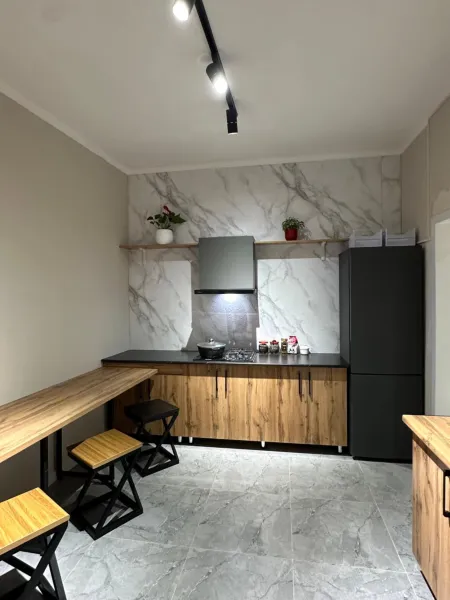 Wood hostel Osh billede 2