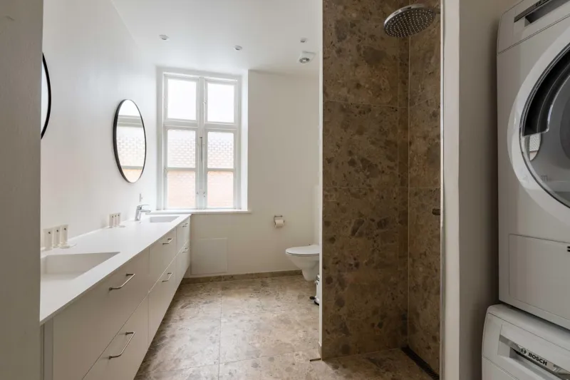 Billede 68 af Rare 4BR Apartment w Unique Details in CPH City