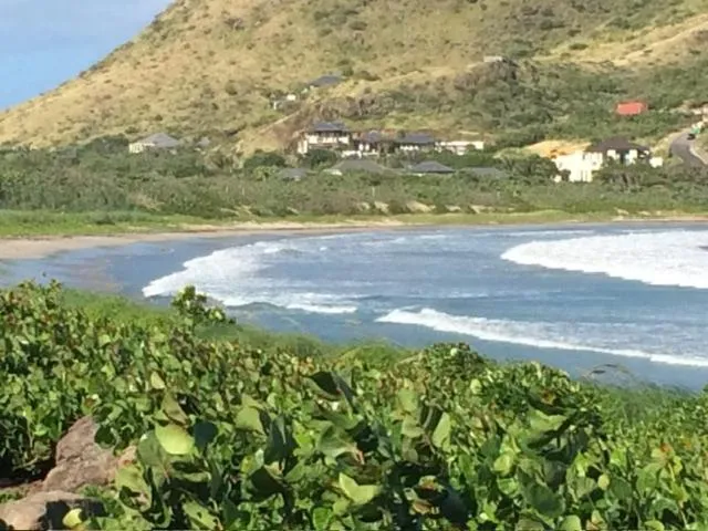 Billede 13 af Oceanfront Beach House - RATE SPECIAL- Valentines on BEACH w Club Access Tennis King Bed