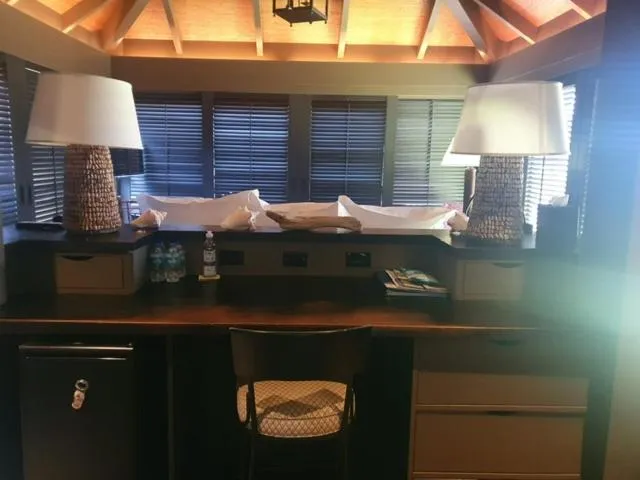 Billede 14 af Oceanfront Beach House - RATE SPECIAL- Valentines on BEACH w Club Access Tennis King Bed