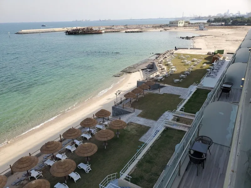 Foto 6 von Al Kout Beach Hotel