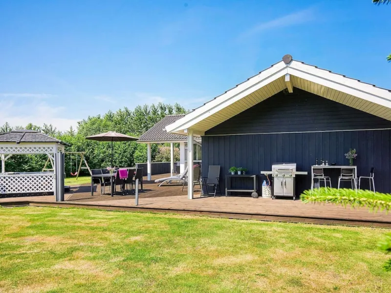 8 Person Holiday Home in Nexo-by Traum