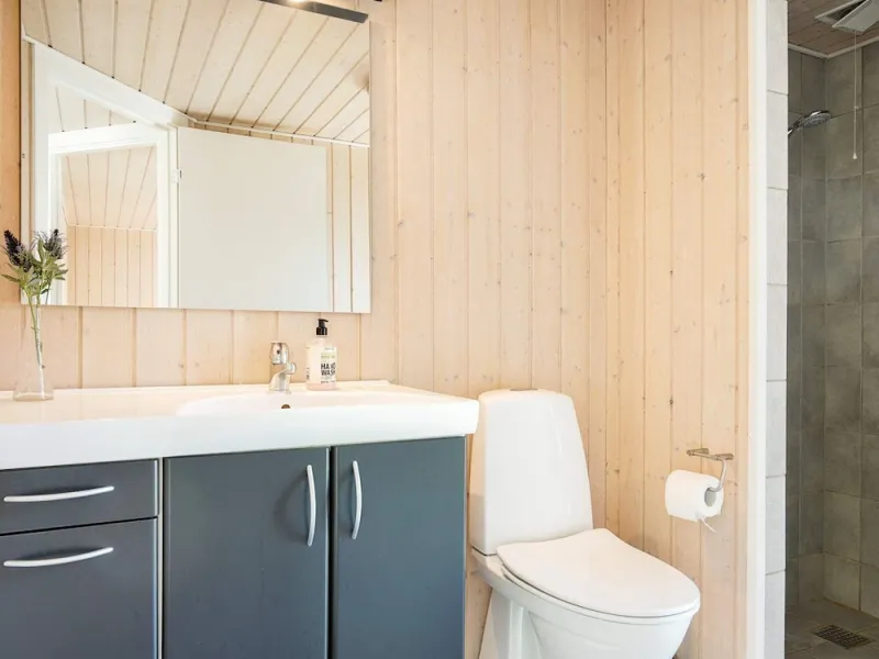 Billede 4 af 8 Person Holiday Home in Nexo-by Traum
