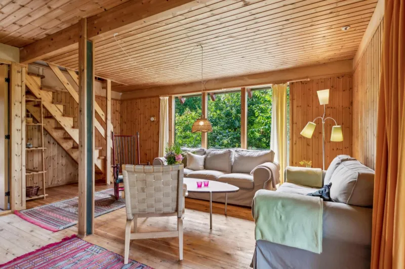 Billede 2 af Authentic And Cosy Holiday Home On A Large Natural Plot Close To The Child-Friendly Bønnerup Beach And The Charming Fishing Harbour